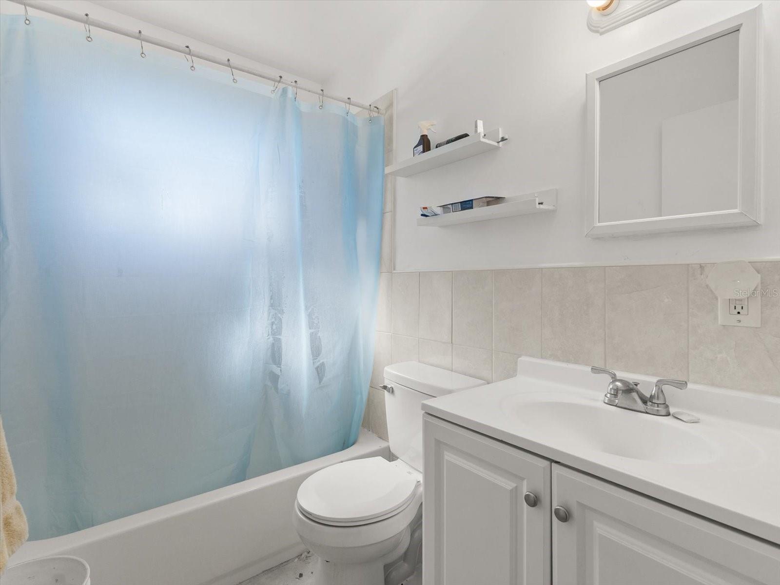 Image 10 of 26 For 4045 Castlegate Drive