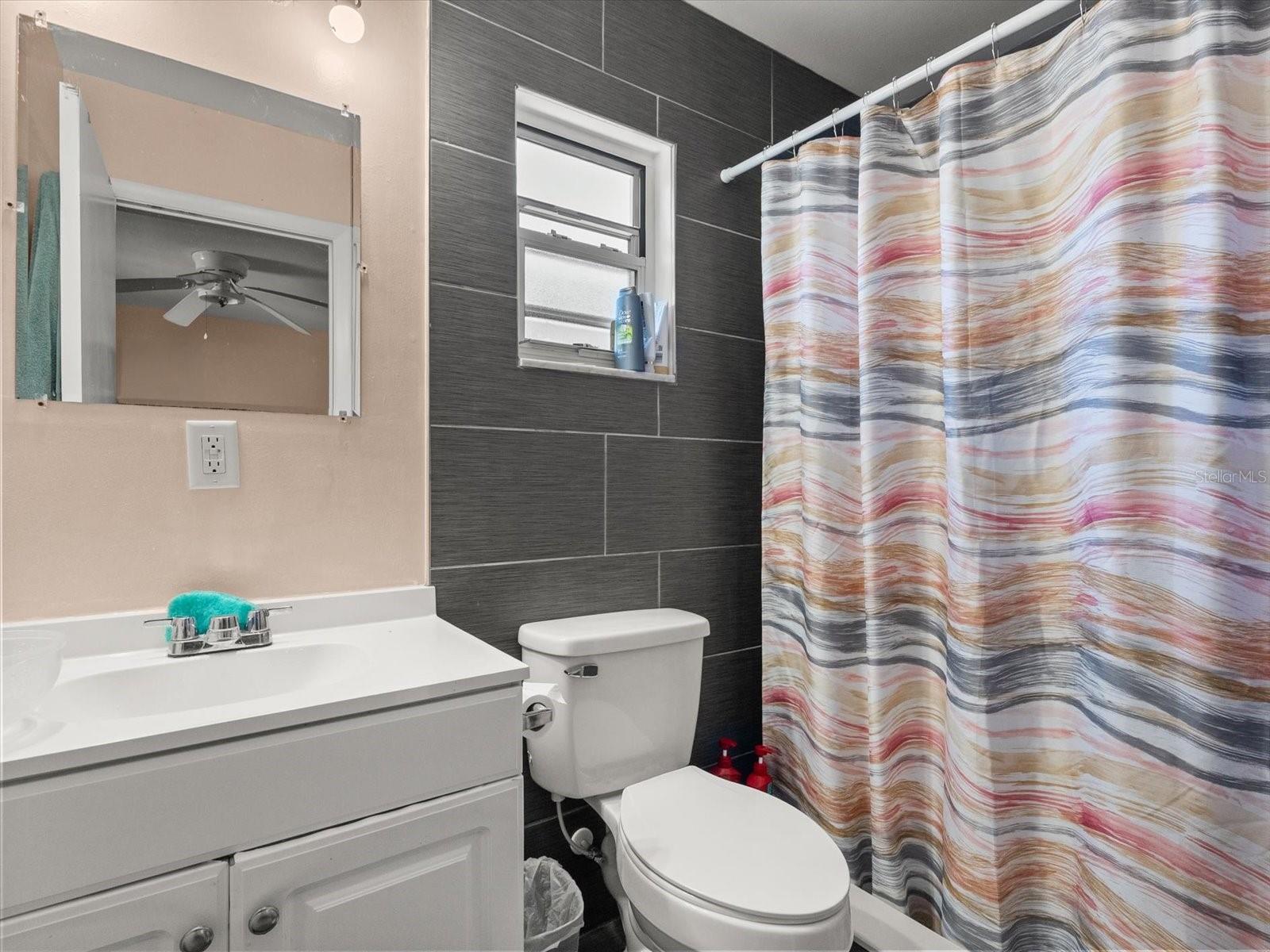 Image 15 of 26 For 4045 Castlegate Drive