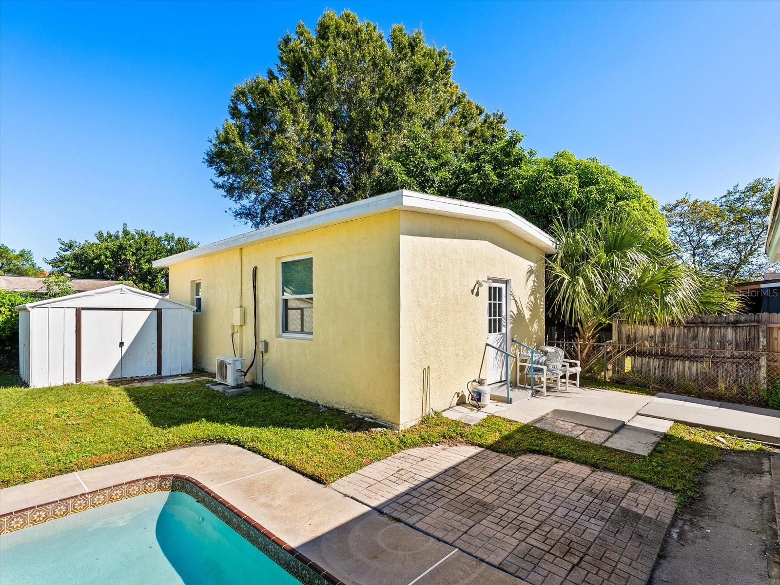 Image 17 of 26 For 4045 Castlegate Drive