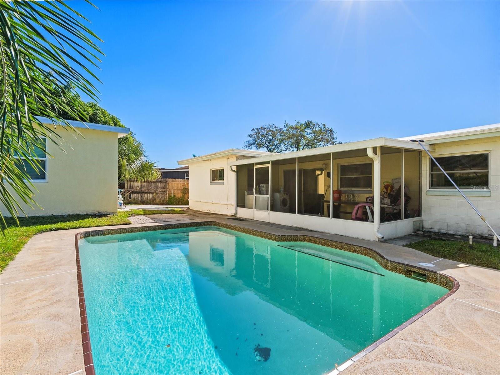 Image 21 of 26 For 4045 Castlegate Drive