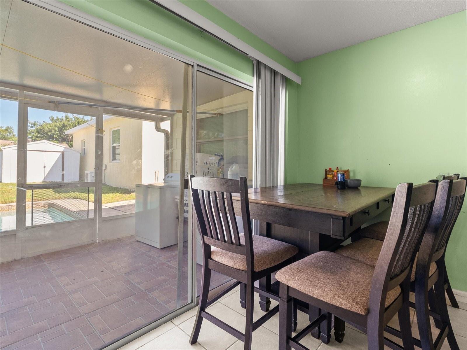 Image 6 of 26 For 4045 Castlegate Drive