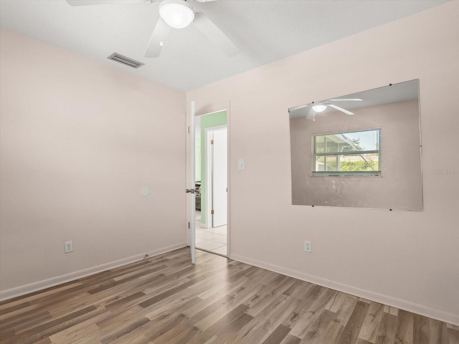 Image 9 of 26 For 4045 Castlegate Drive