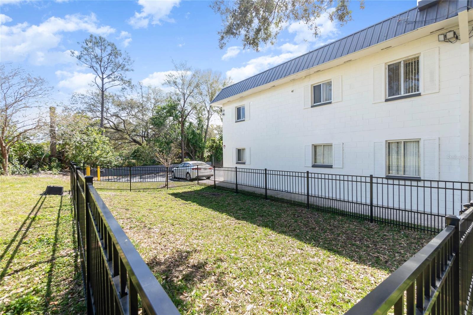 Image 12 of 15 For 2000 15th Court Nw 15