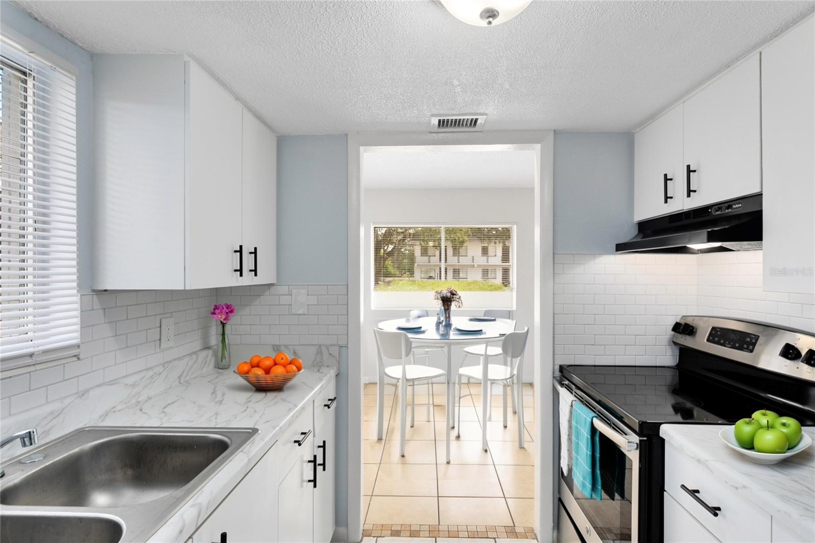 Image 5 of 15 For 2000 15th Court Nw 15