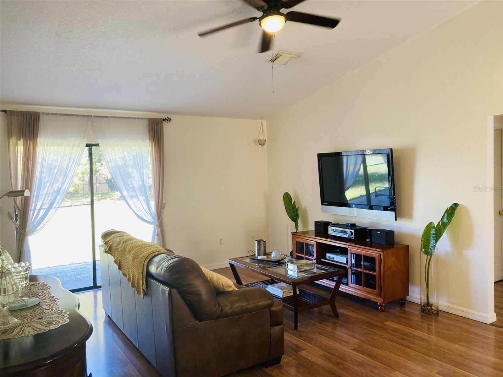 Image 4 of 13 For 2704 Kendall Avenue