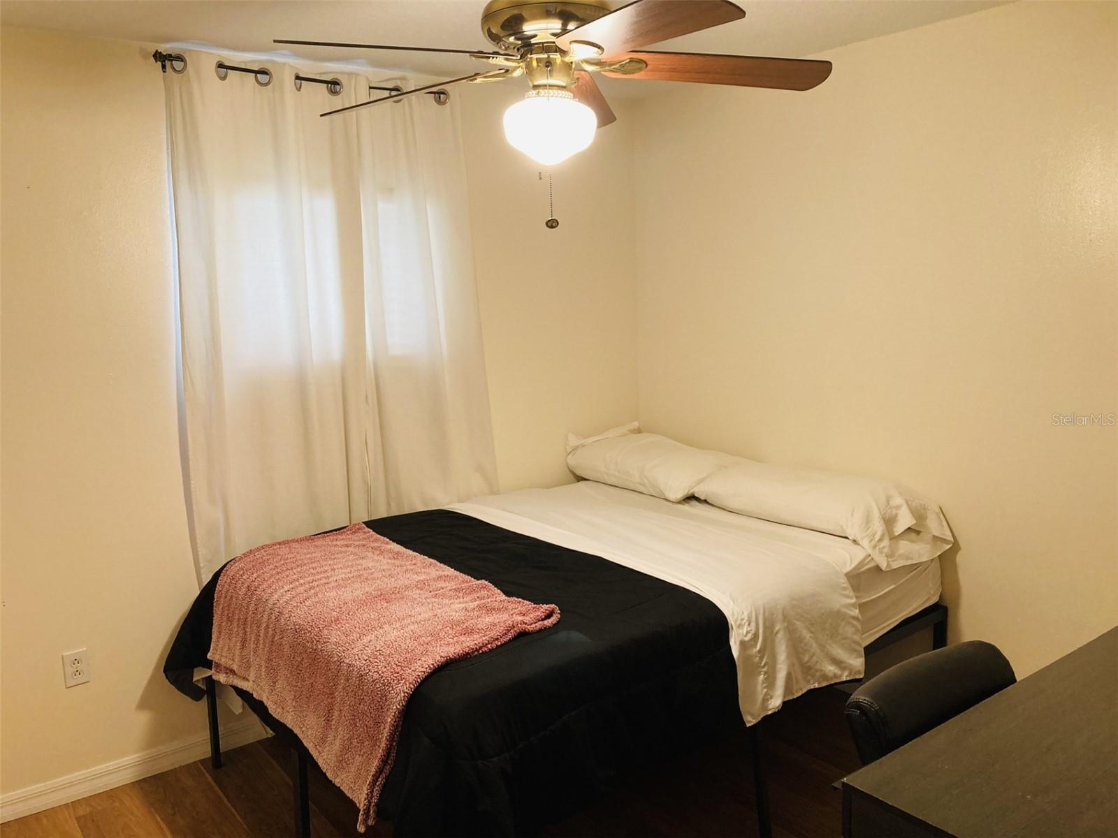 Image 7 of 13 For 2704 Kendall Avenue