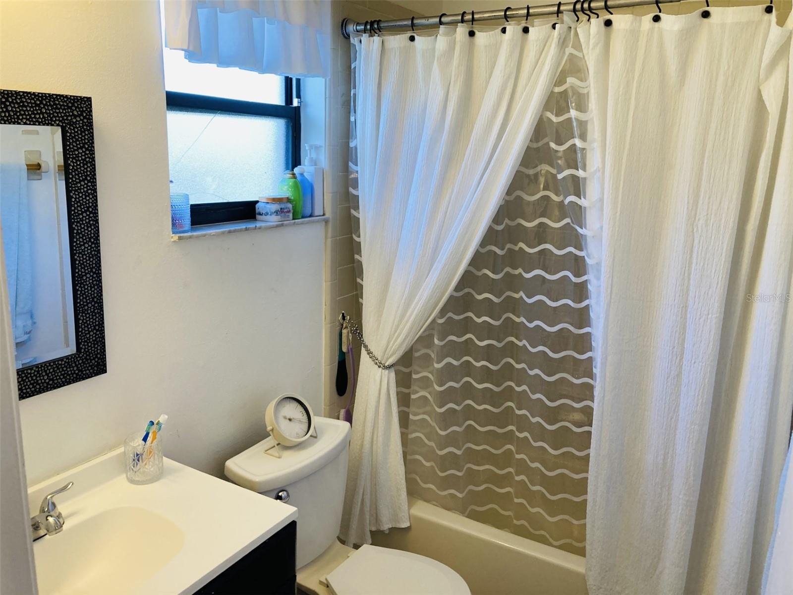 Image 9 of 13 For 2704 Kendall Avenue