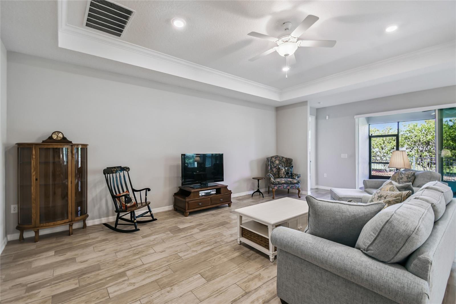 Image 10 of 67 For 461 Treviso Dr