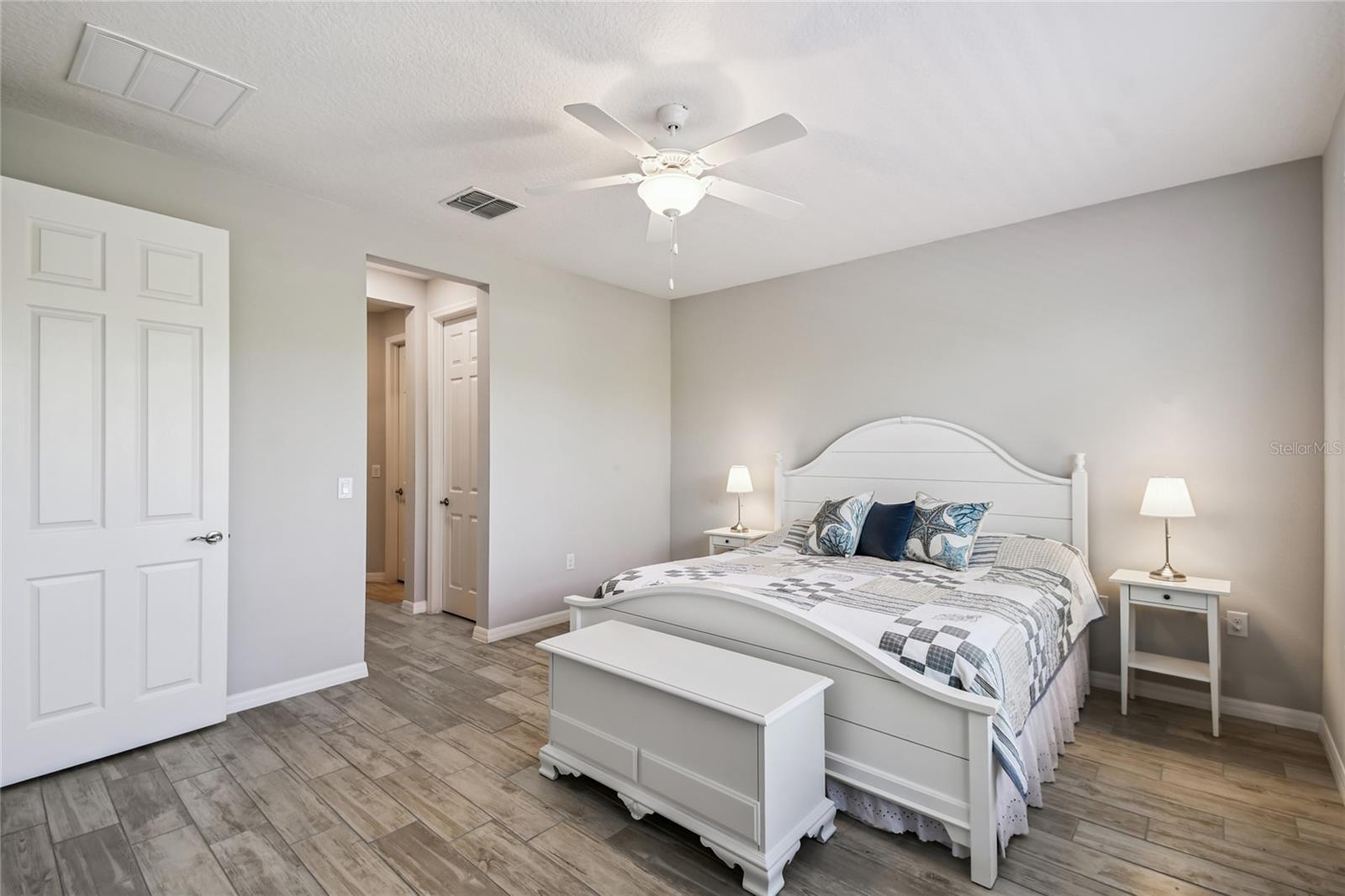 Image 23 of 67 For 461 Treviso Dr