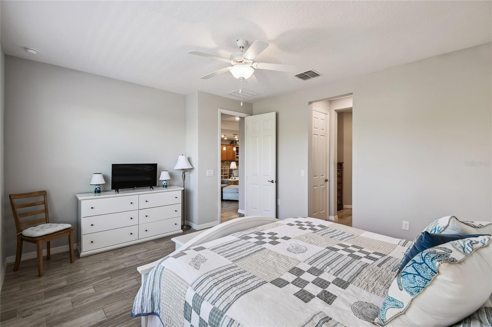 Image 25 of 67 For 461 Treviso Dr