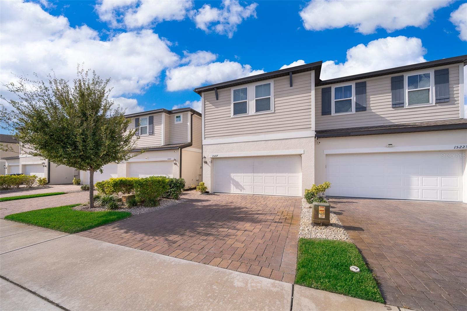 Image 2 of 28 For 15217 Willow Arbor Circle 94