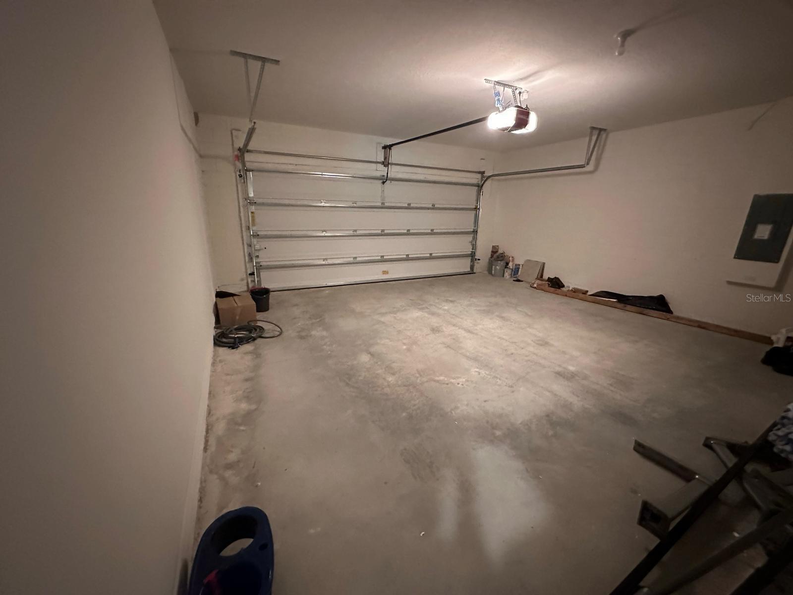 Image 4 of 17 For 975 Brooklet Drive