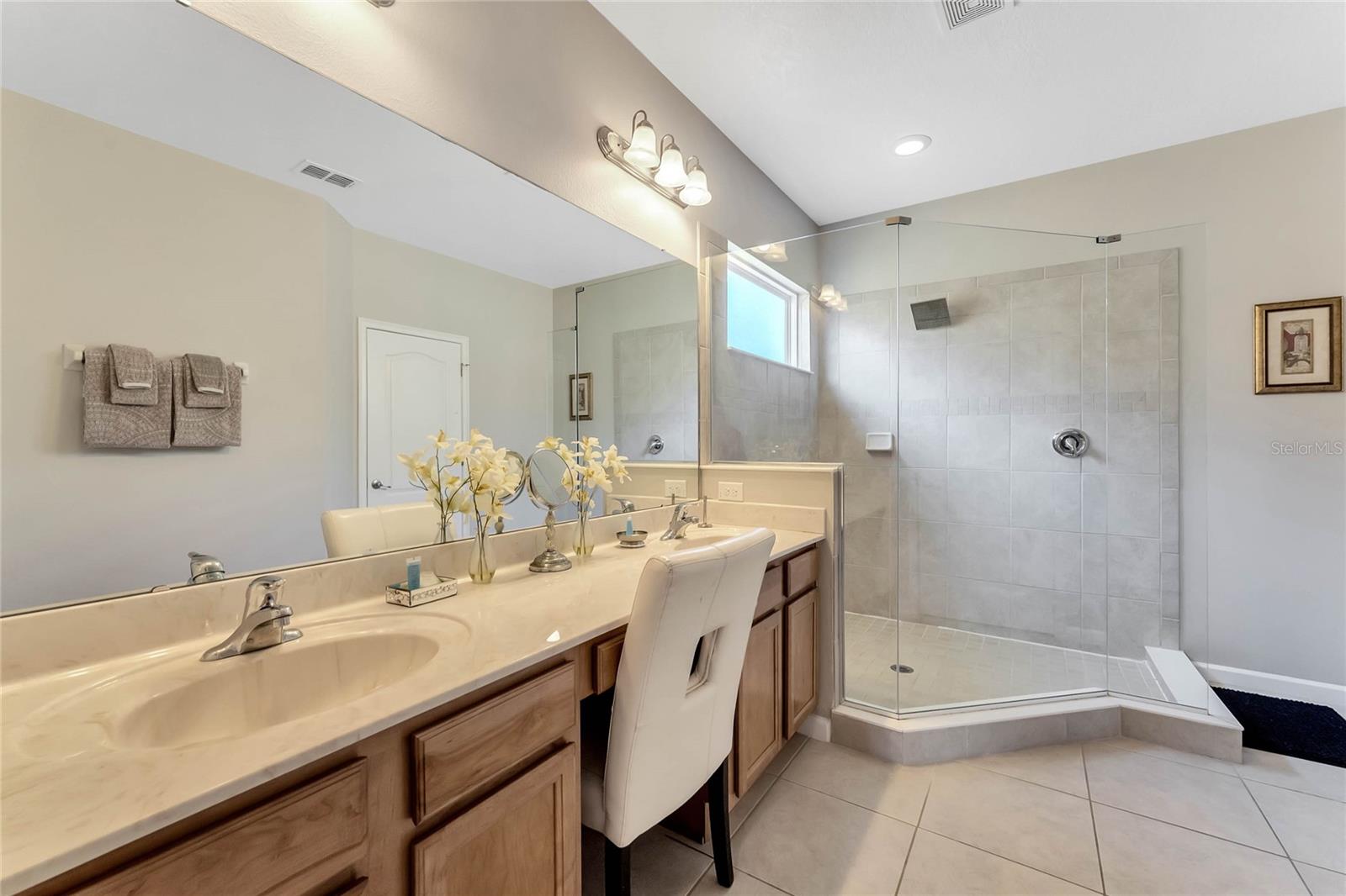 Image 14 of 33 For 4348 Acorn Court