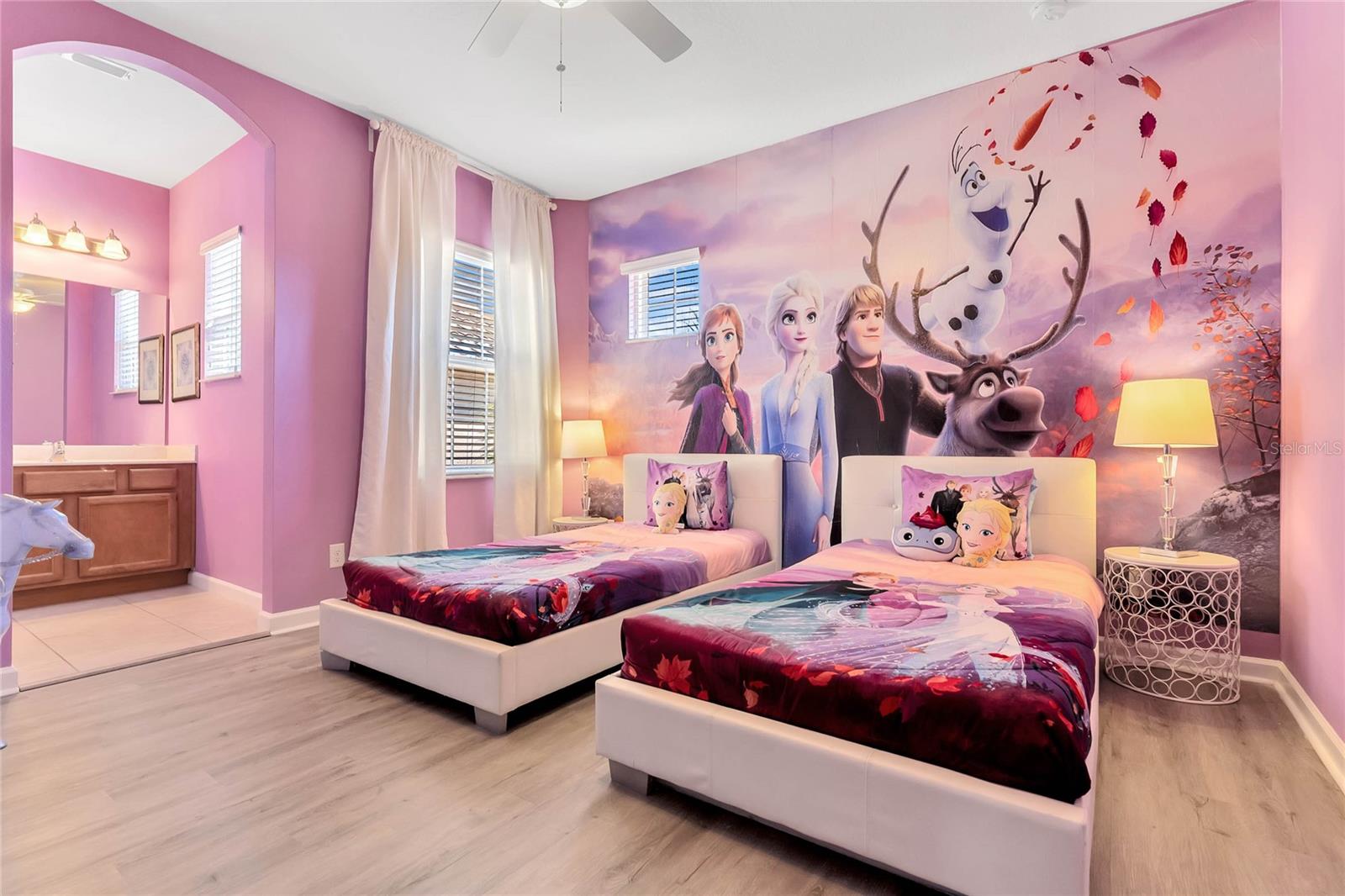 Image 16 of 33 For 4348 Acorn Court