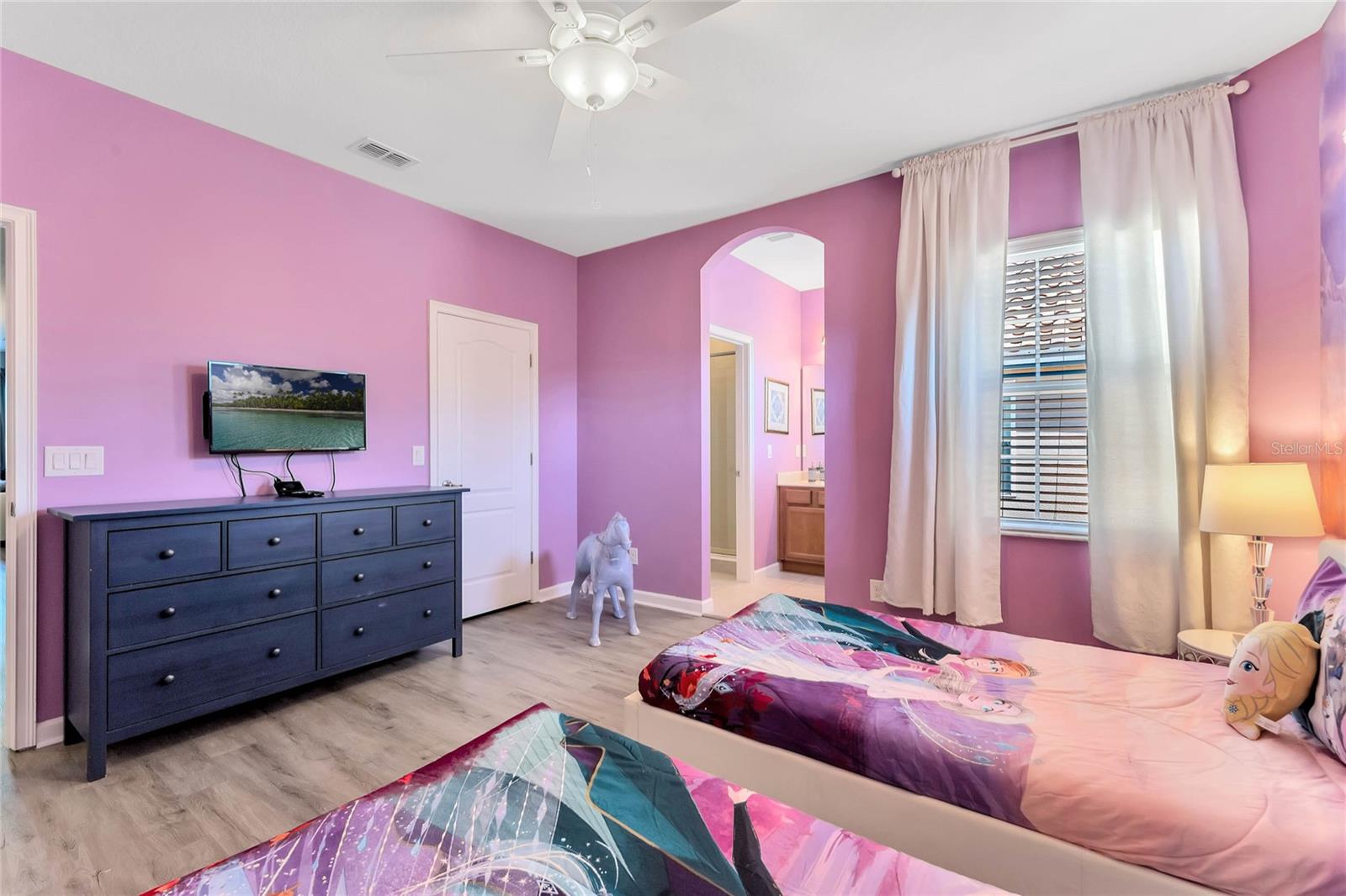 Image 17 of 33 For 4348 Acorn Court