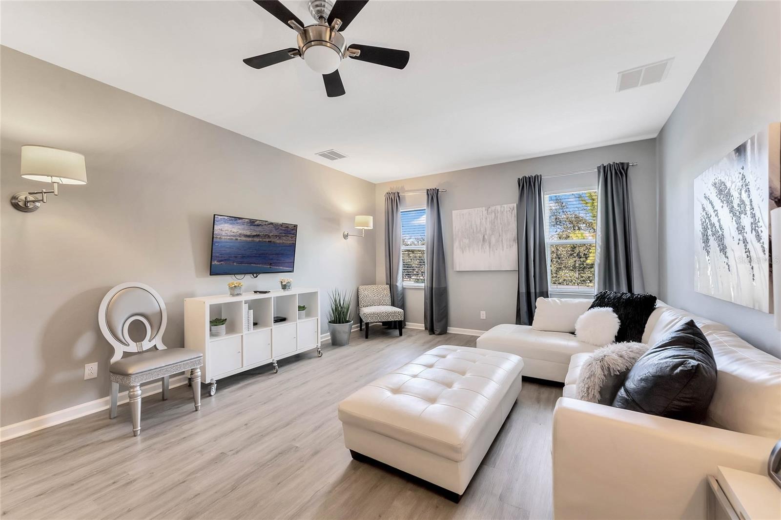 Image 21 of 33 For 4348 Acorn Court