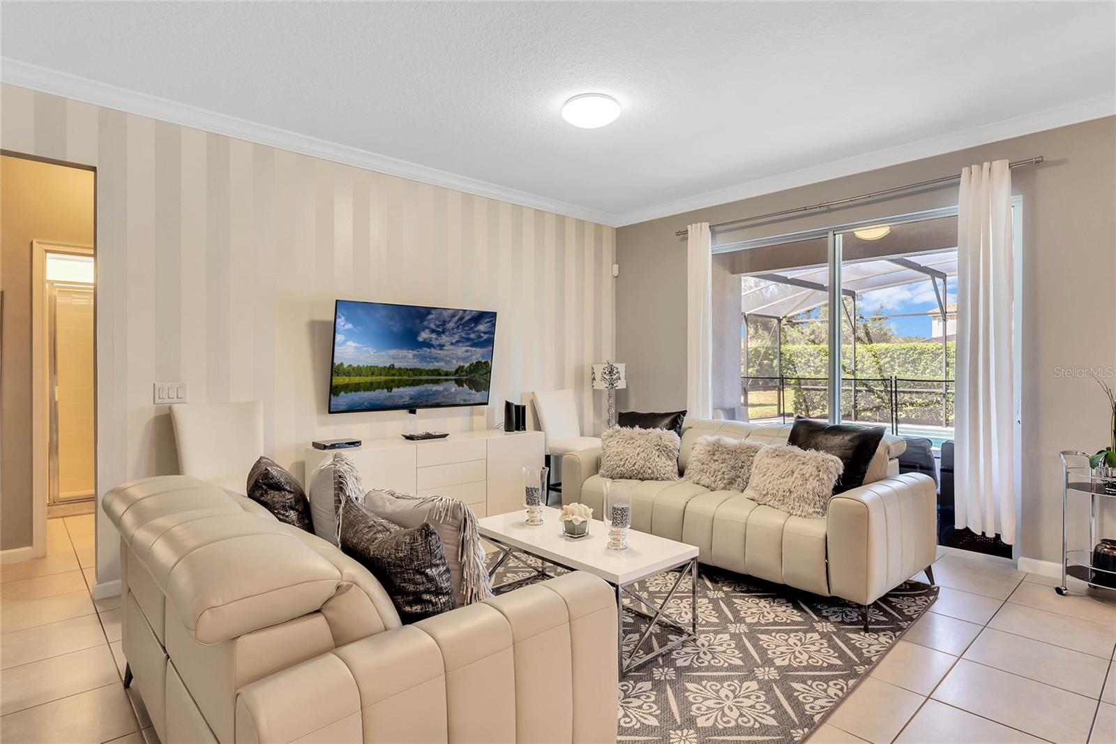 Image 4 of 33 For 4348 Acorn Court