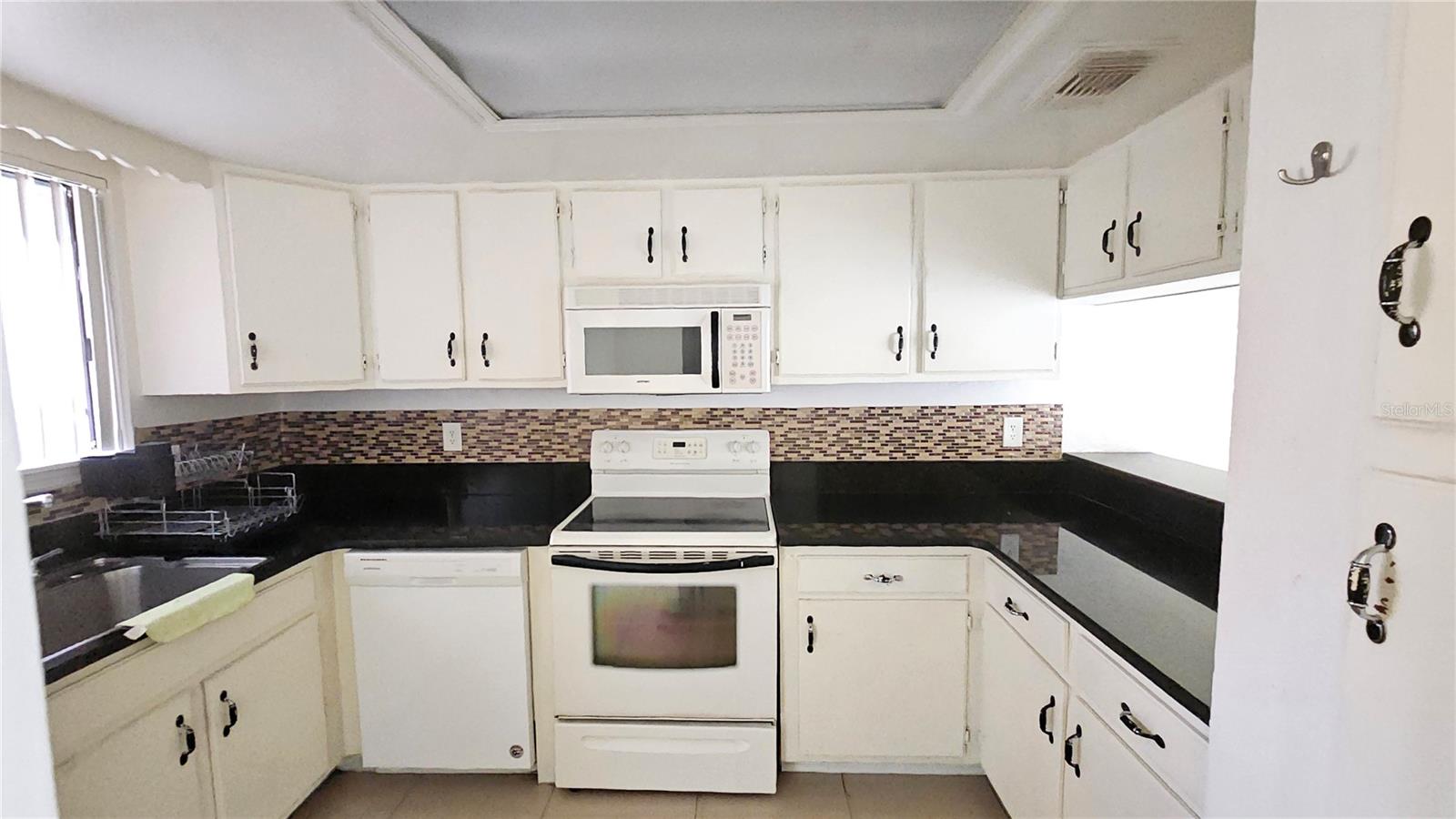 Image 5 of 21 For 616 Montego Bay Court S