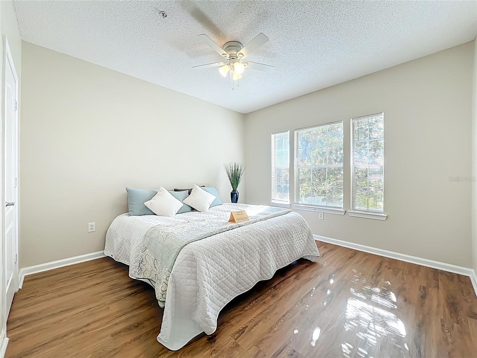 Image 24 of 49 For 12414 Baleria Cove 106