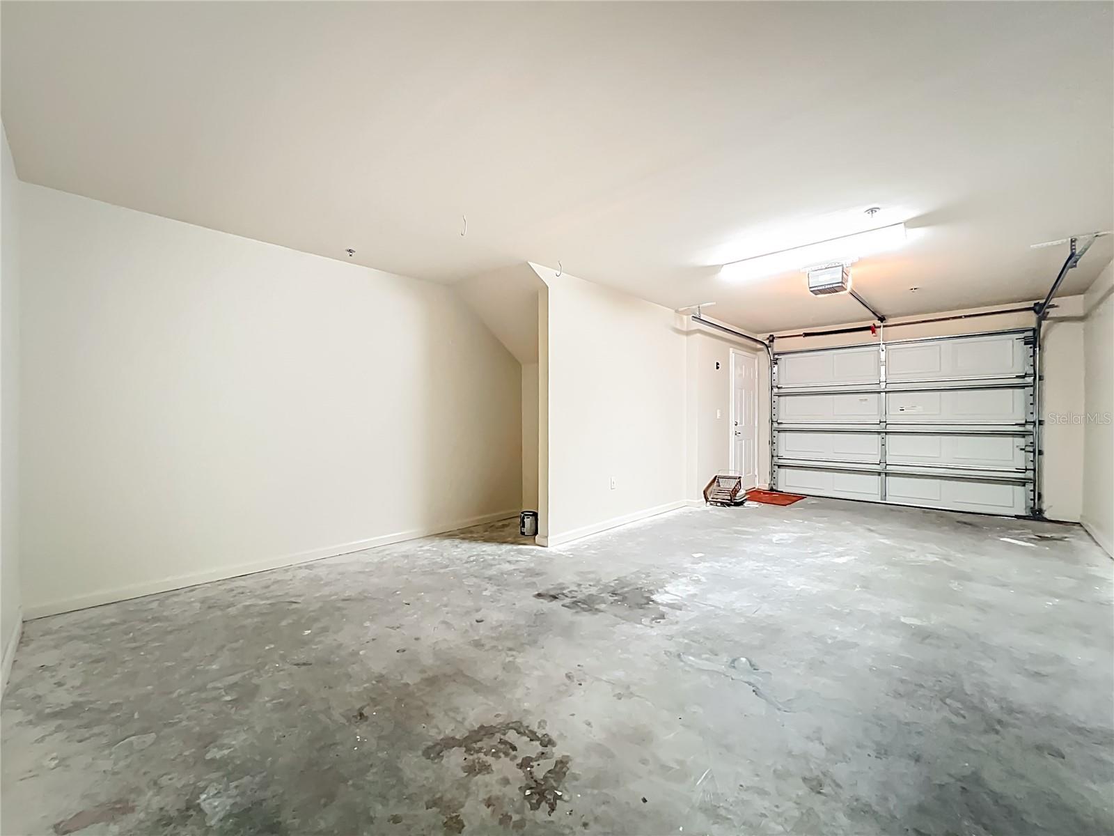 Image 34 of 49 For 12414 Baleria Cove 106