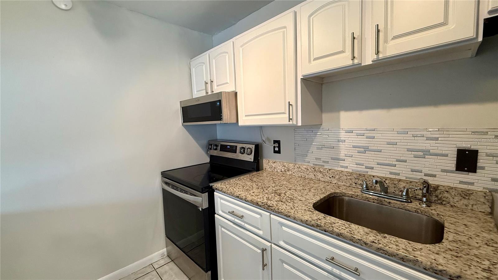 Image 4 of 24 For 2369 Tom Jones Street 8