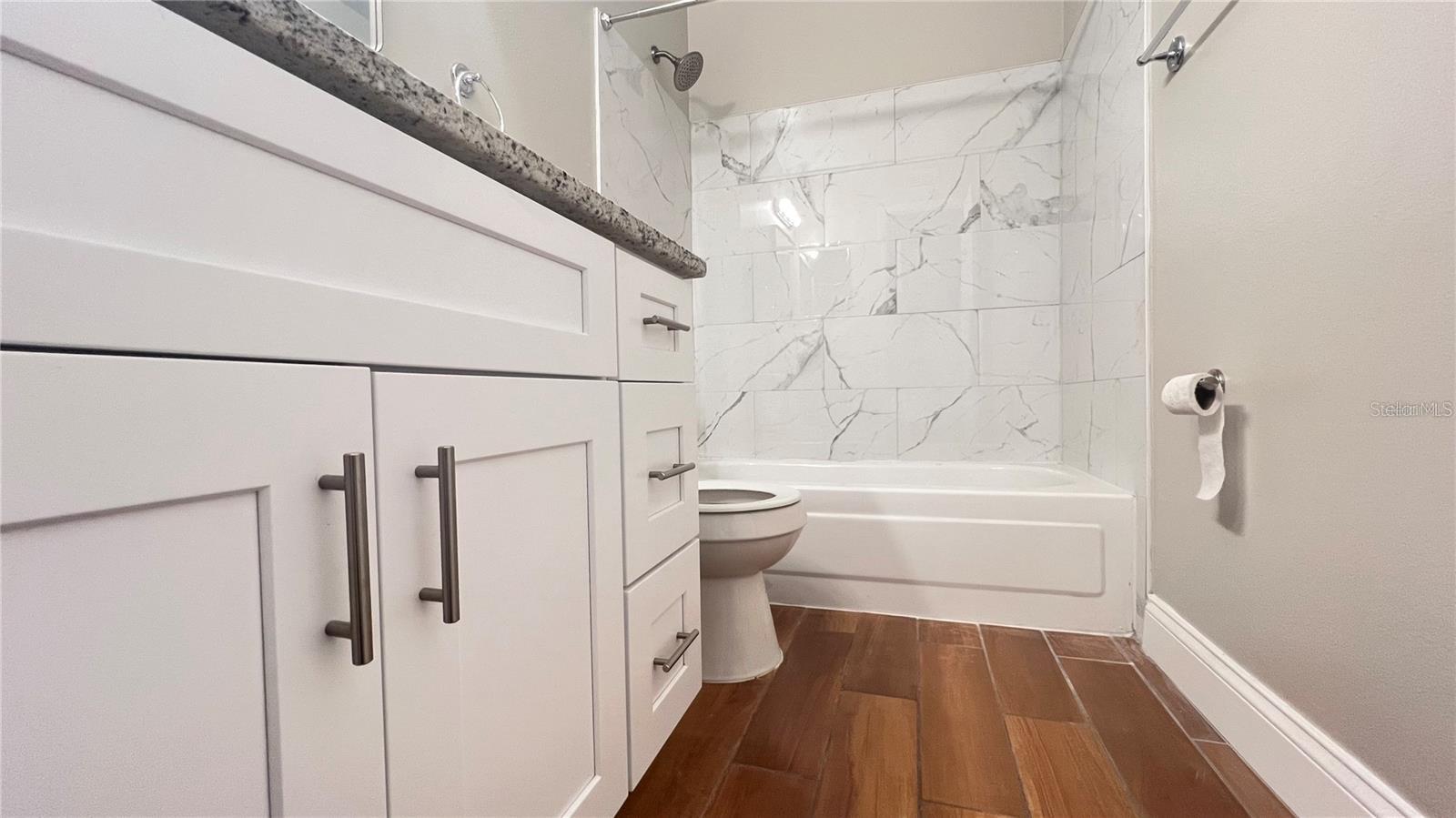 Image 27 of 31 For 3038 Parkway Boulevard 204