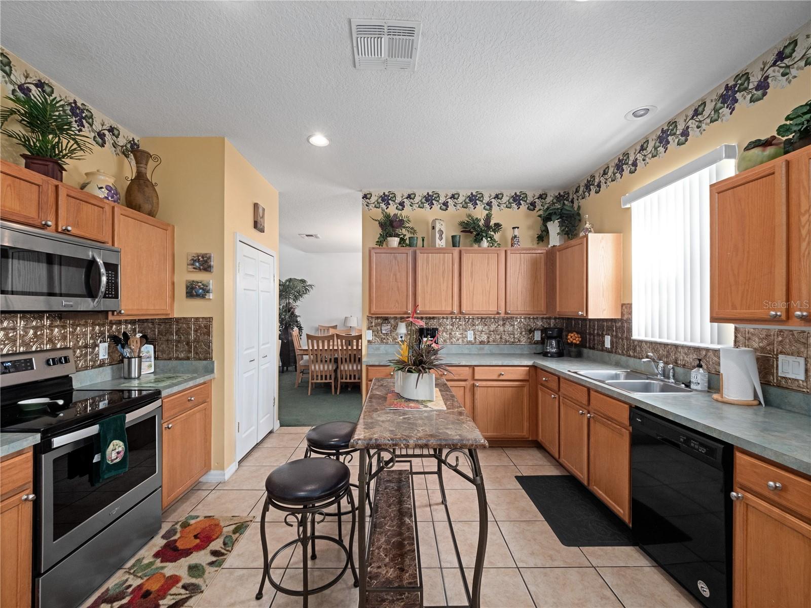 Image 9 of 34 For 723 Wildflower Road