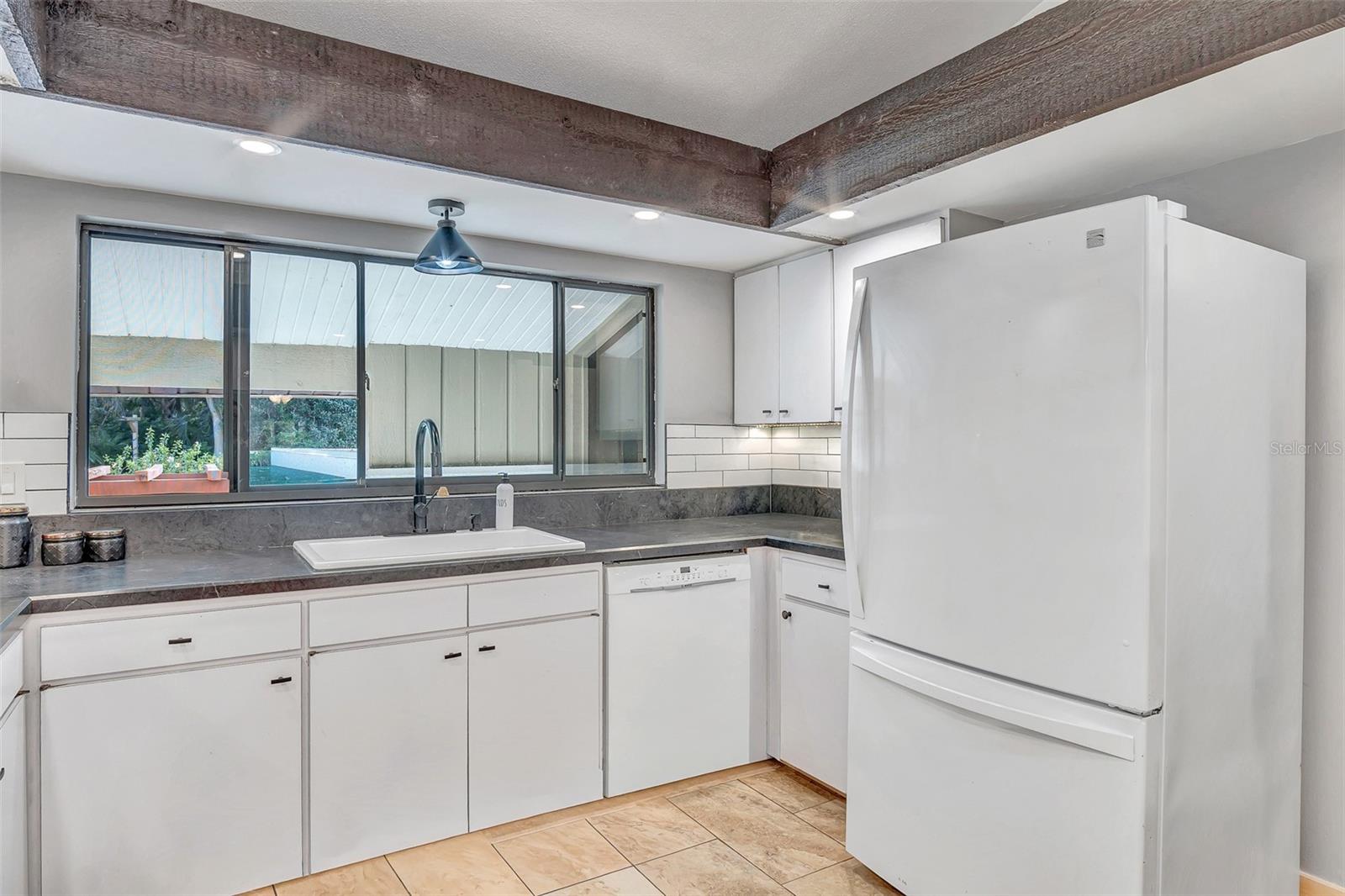 Image 19 of 35 For 4 Nottingham Way