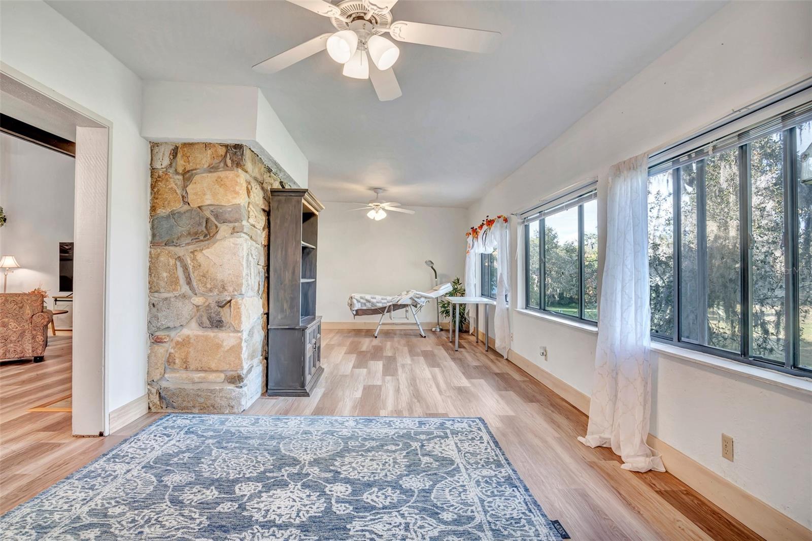 Image 21 of 35 For 4 Nottingham Way