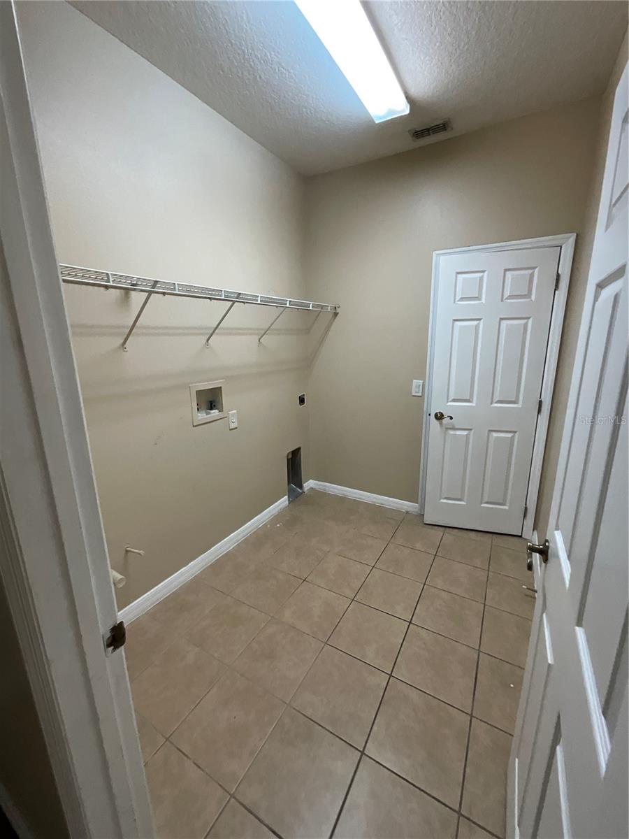 Image 34 of 36 For 2600 Lutza Way