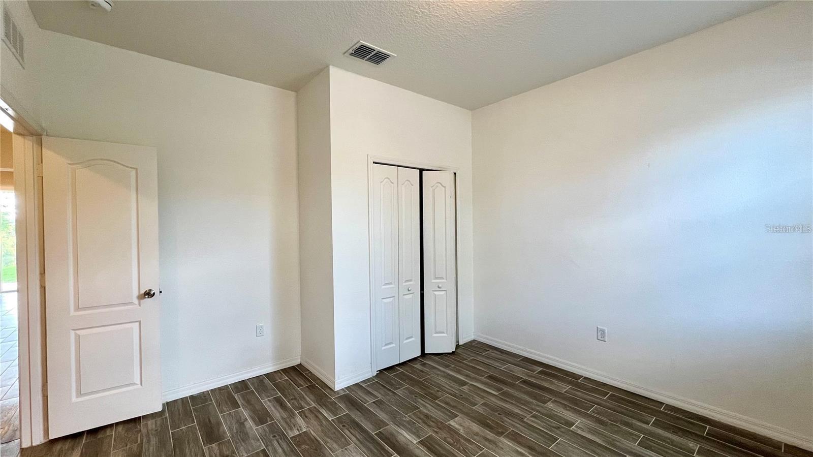 Image 12 of 73 For 3721 Maidencain Street