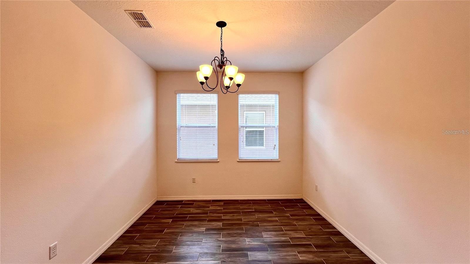 Image 15 of 73 For 3721 Maidencain Street