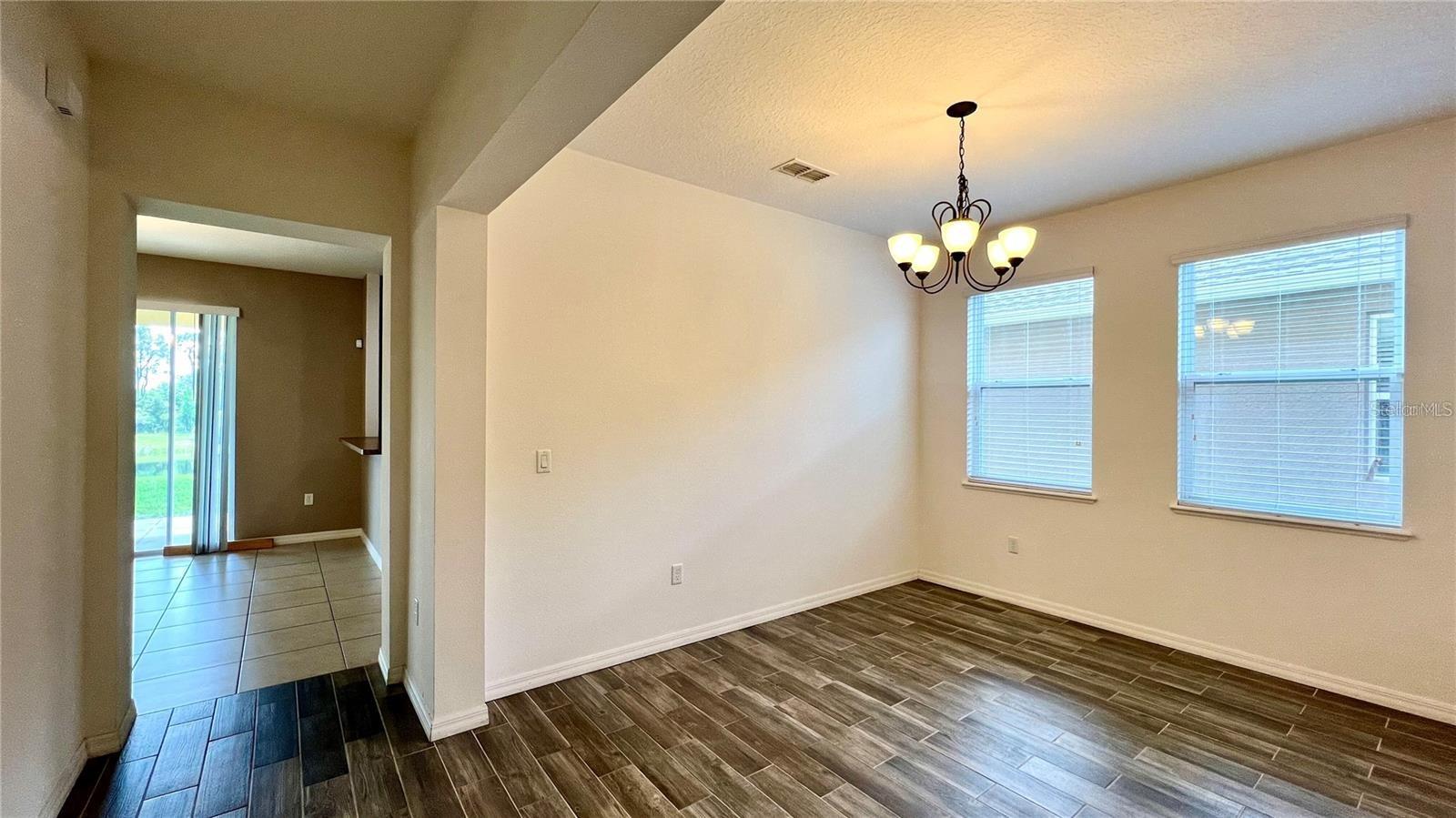 Image 16 of 73 For 3721 Maidencain Street