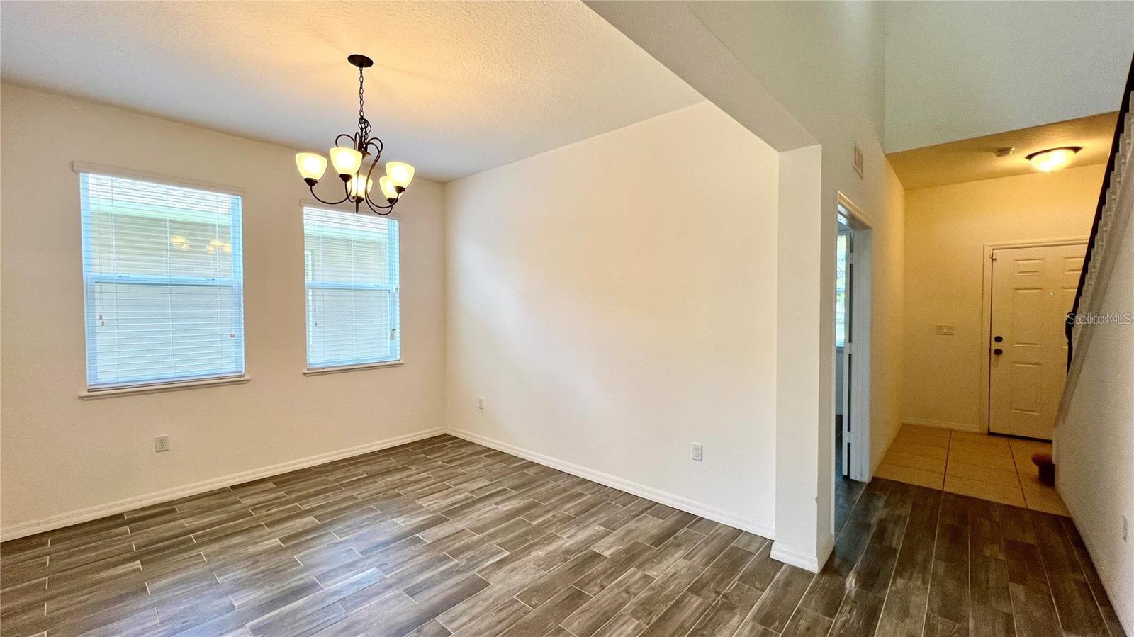 Image 17 of 73 For 3721 Maidencain Street