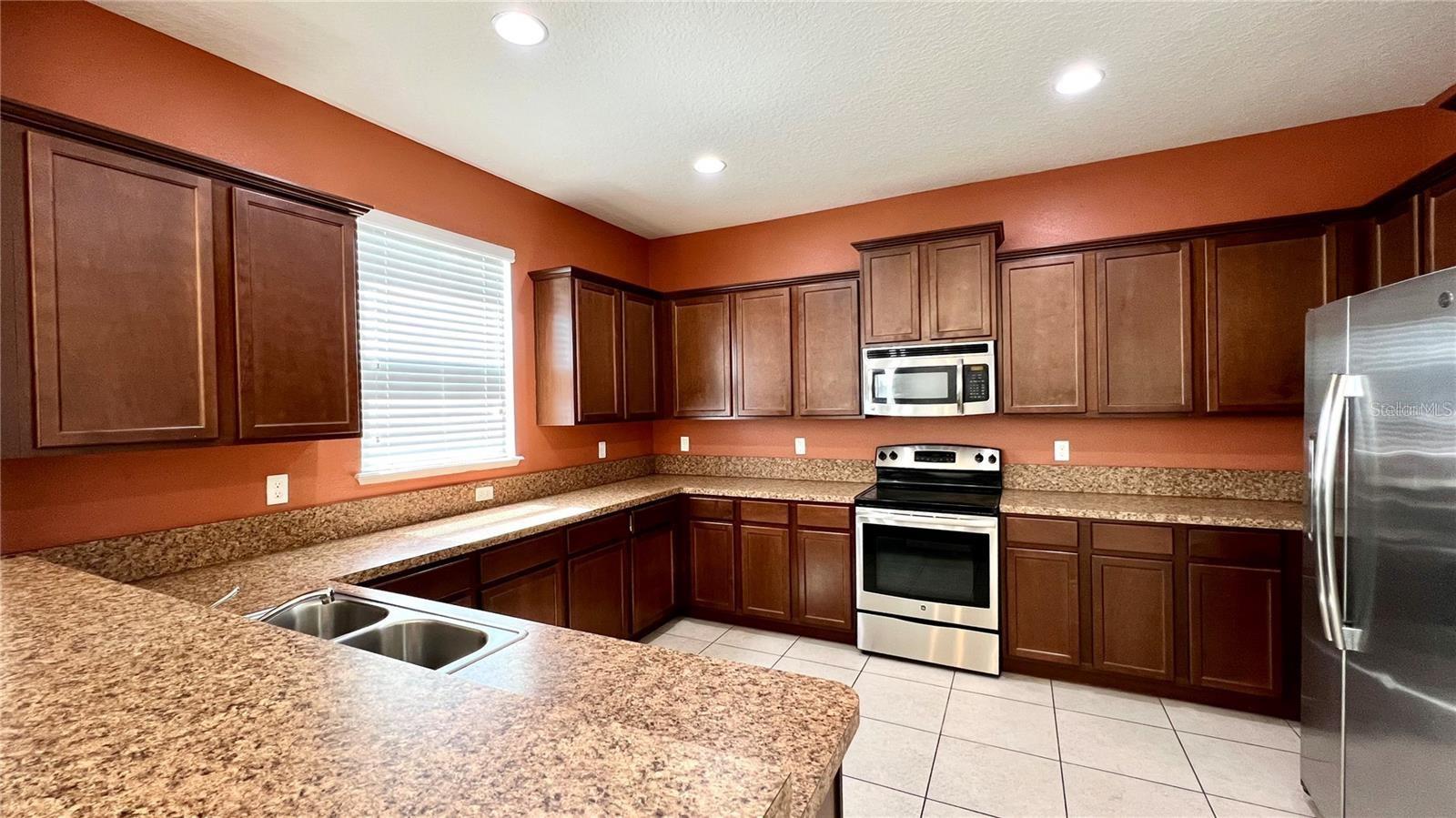 Image 19 of 73 For 3721 Maidencain Street