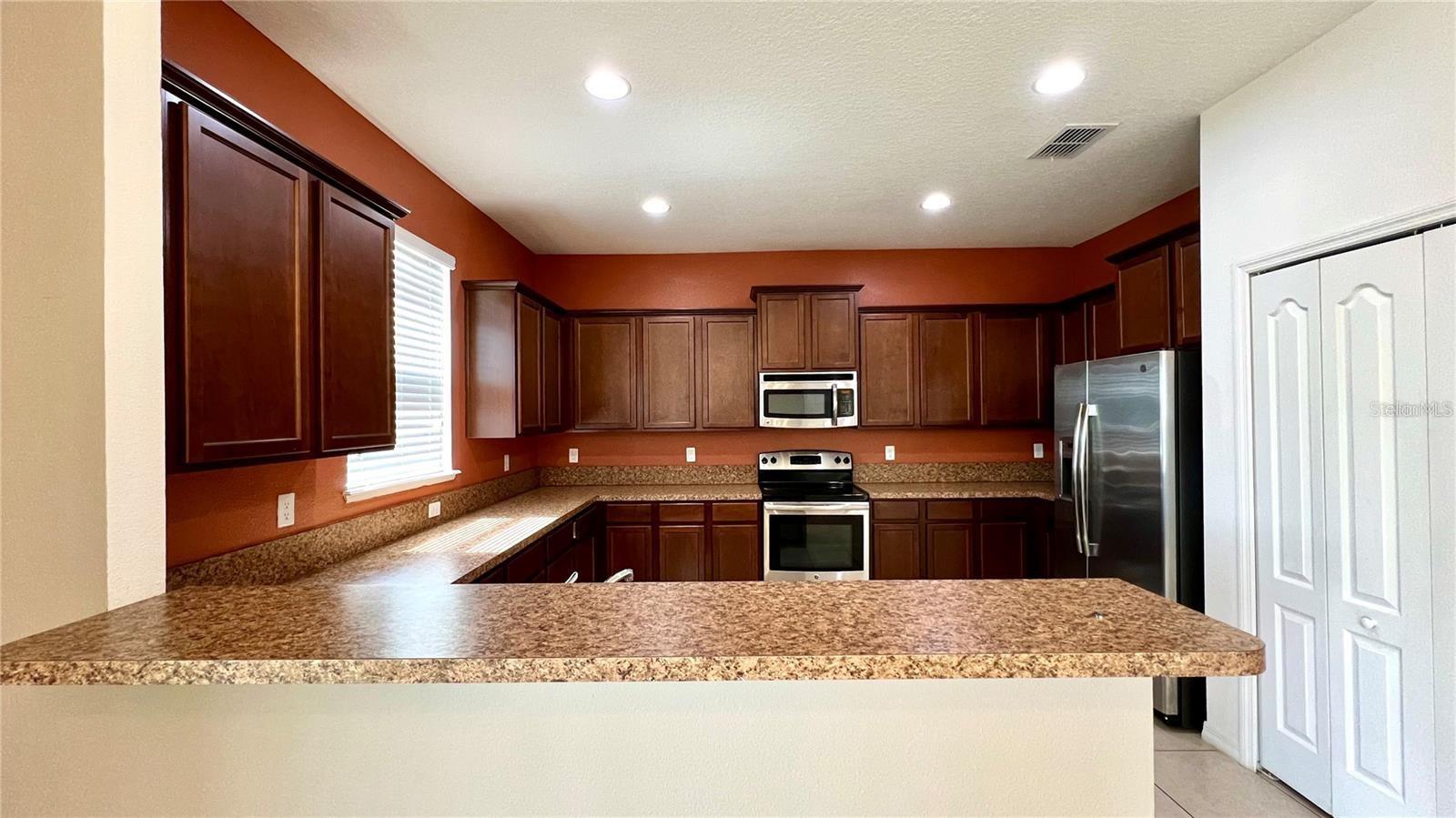 Image 20 of 73 For 3721 Maidencain Street