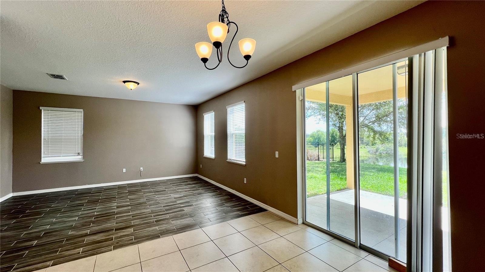 Image 22 of 73 For 3721 Maidencain Street