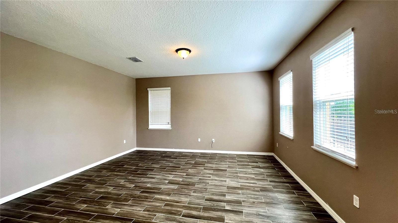 Image 23 of 73 For 3721 Maidencain Street