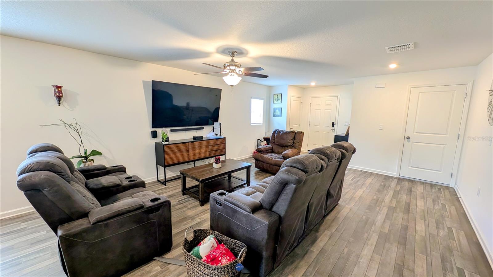 Image 7 of 25 For 4232 Lavender Court