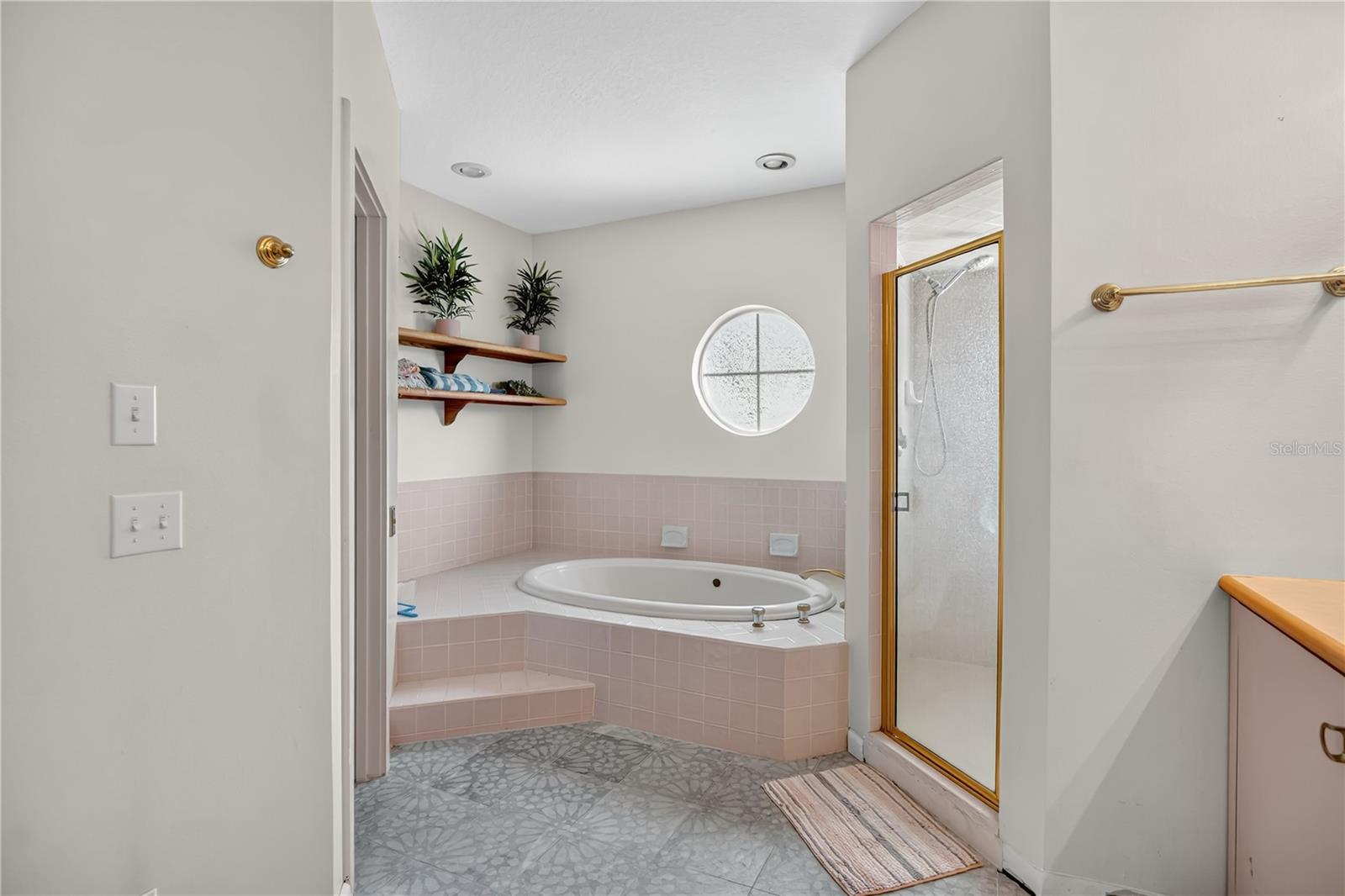 Image 28 of 67 For 9 Stone Gate N