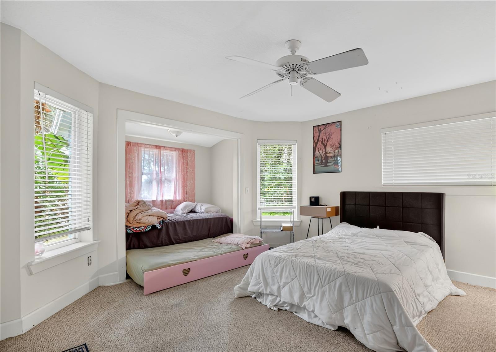 Image 29 of 67 For 9 Stone Gate N