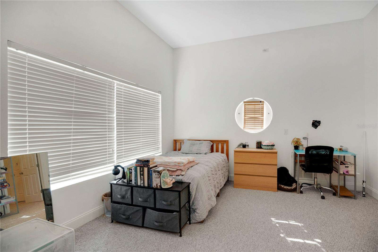 Image 30 of 67 For 9 Stone Gate N