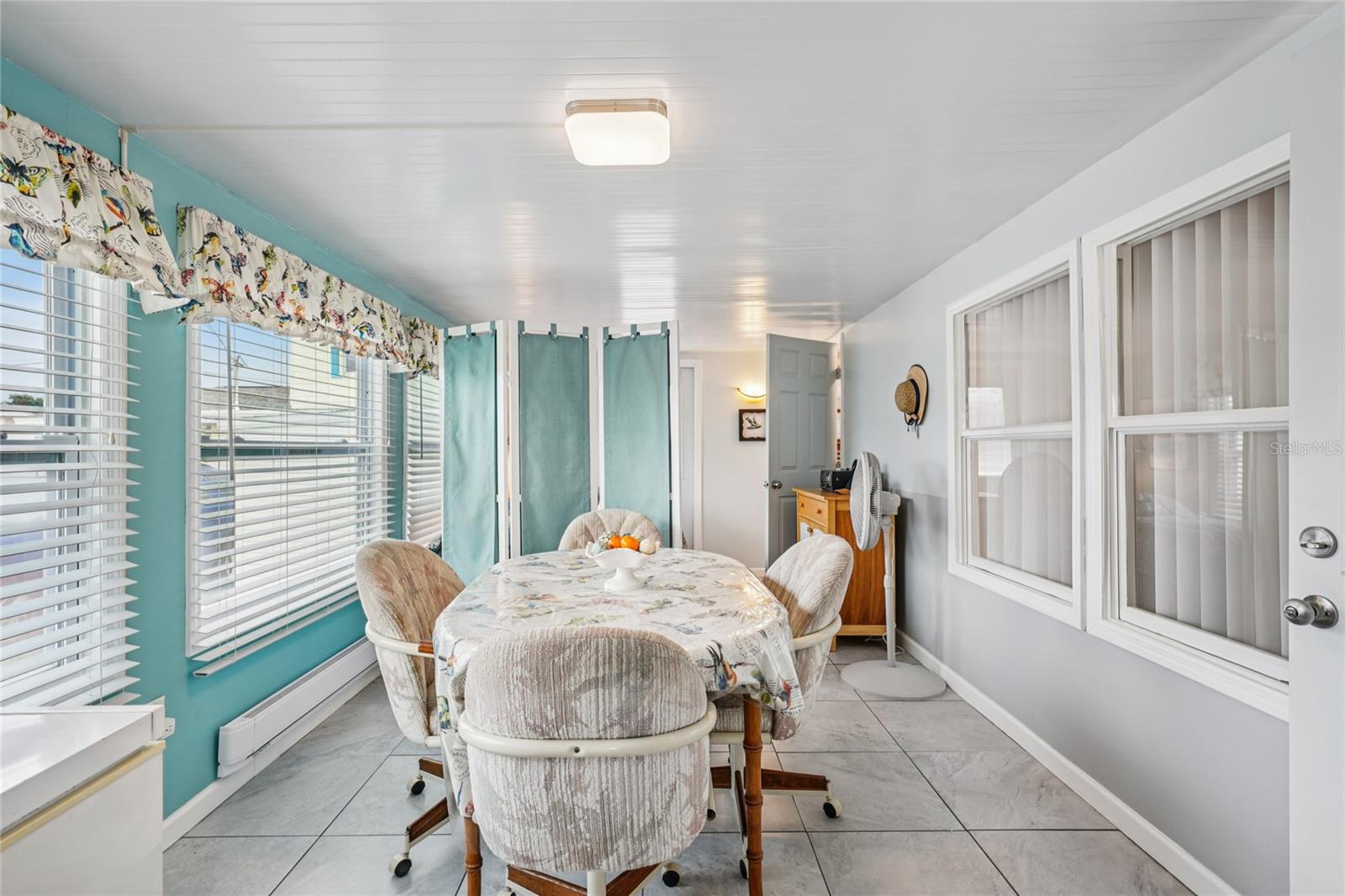 Listing photo id 10 for 7490 46th Avenue N 225