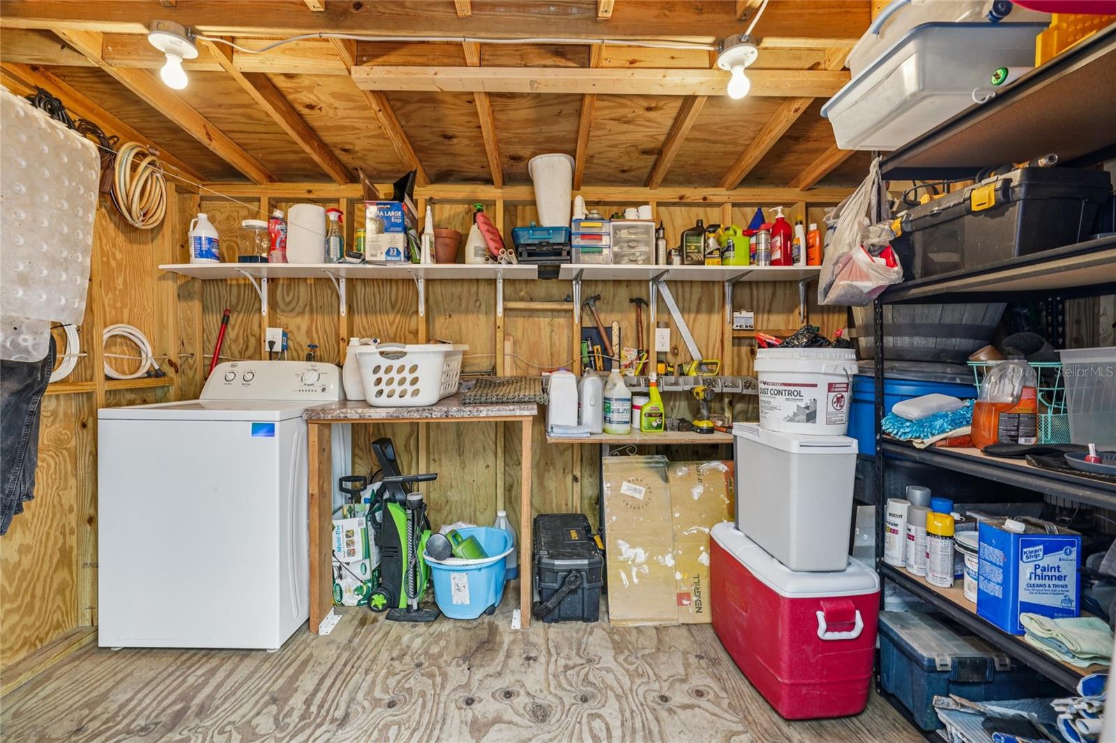 Listing photo id 32 for 7490 46th Avenue N 225