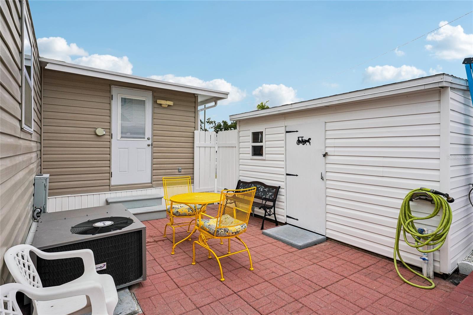 Listing photo id 35 for 7490 46th Avenue N 225