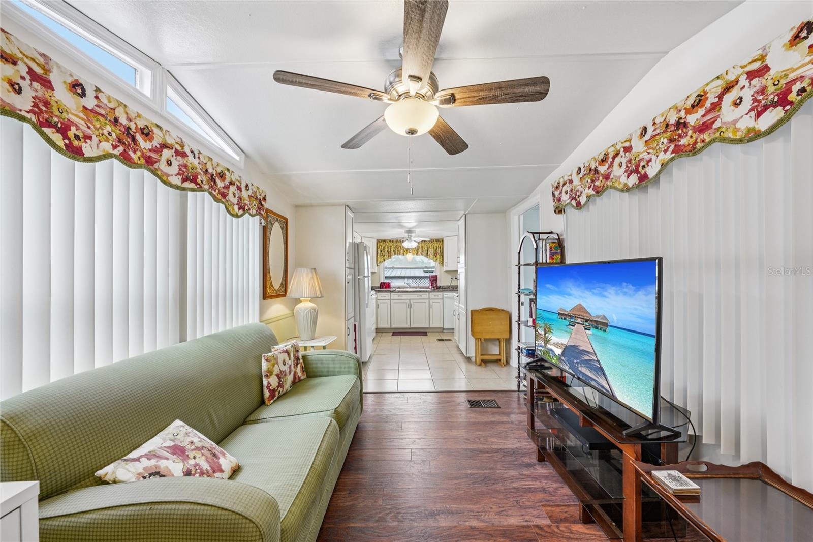 Listing photo id 5 for 7490 46th Avenue N 225