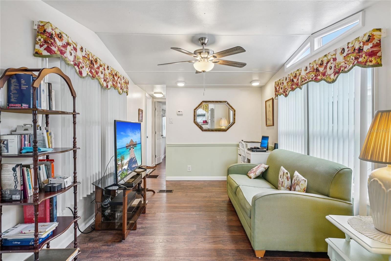 Listing photo id 6 for 7490 46th Avenue N 225