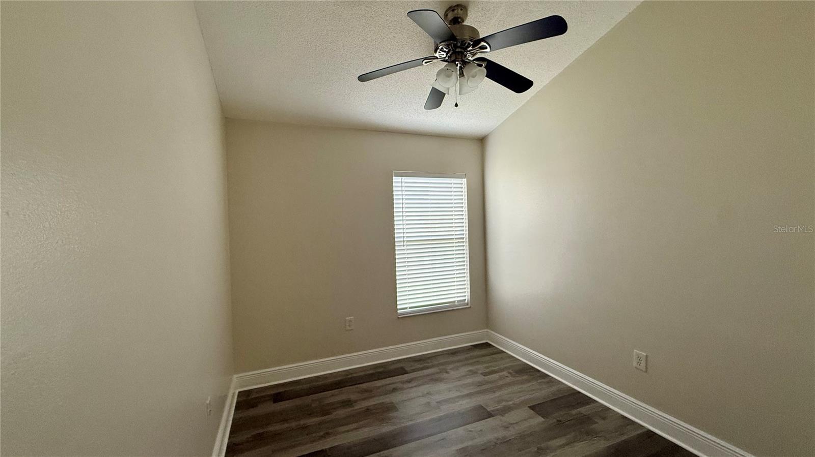 Image 11 of 20 For 2413 Sonja Court