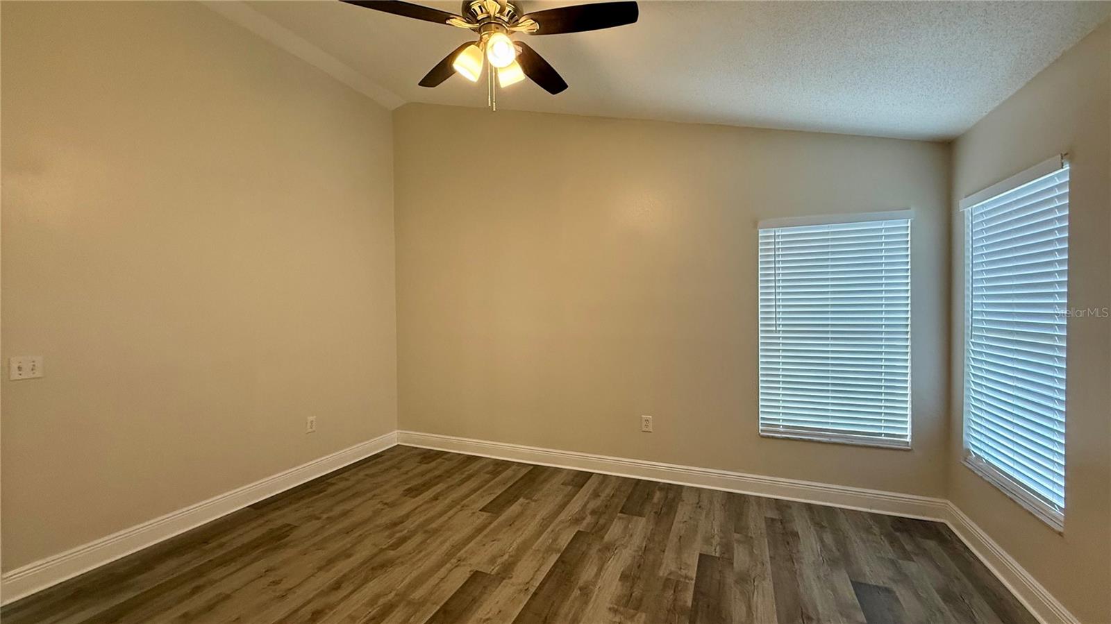 Image 13 of 20 For 2413 Sonja Court