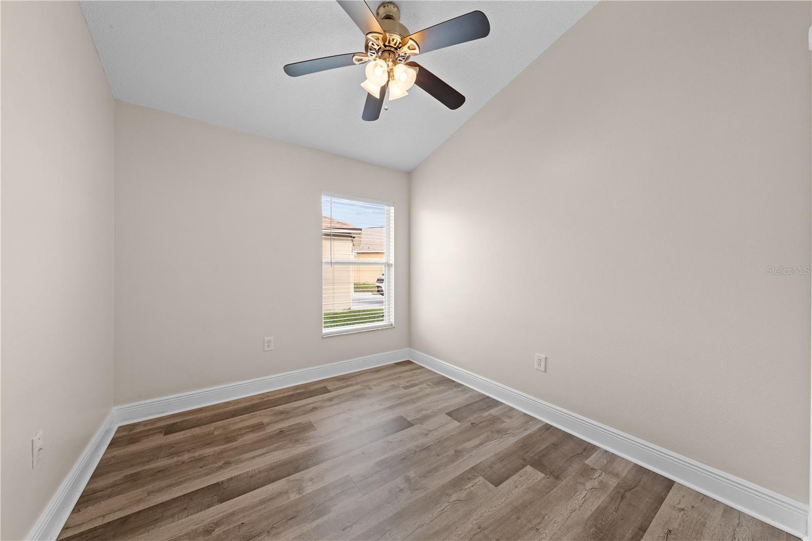 Image 21 of 39 For 2413 Sonja Court